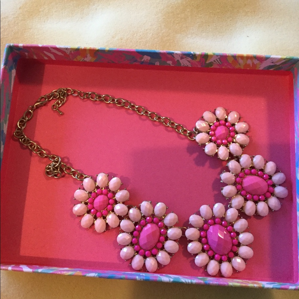 Statement necklace